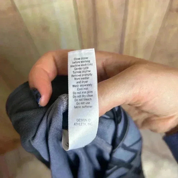 *Athleta Splash Relay Cropped Bamboo Print Gray Size S - Picture 12 of 12